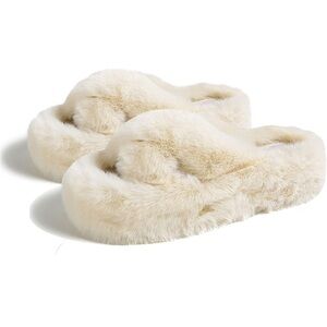 Amazon Essentials 5cm Platform Women's Cream Fuzzy Slippers Size 38-39 New